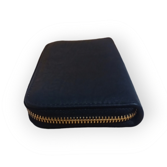 Adrienne Vittadini Zip Around Black Wallet - Picture 4 of 6